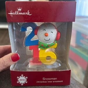 NWT Hallmark Christmas Ornament 
2016 Snowman